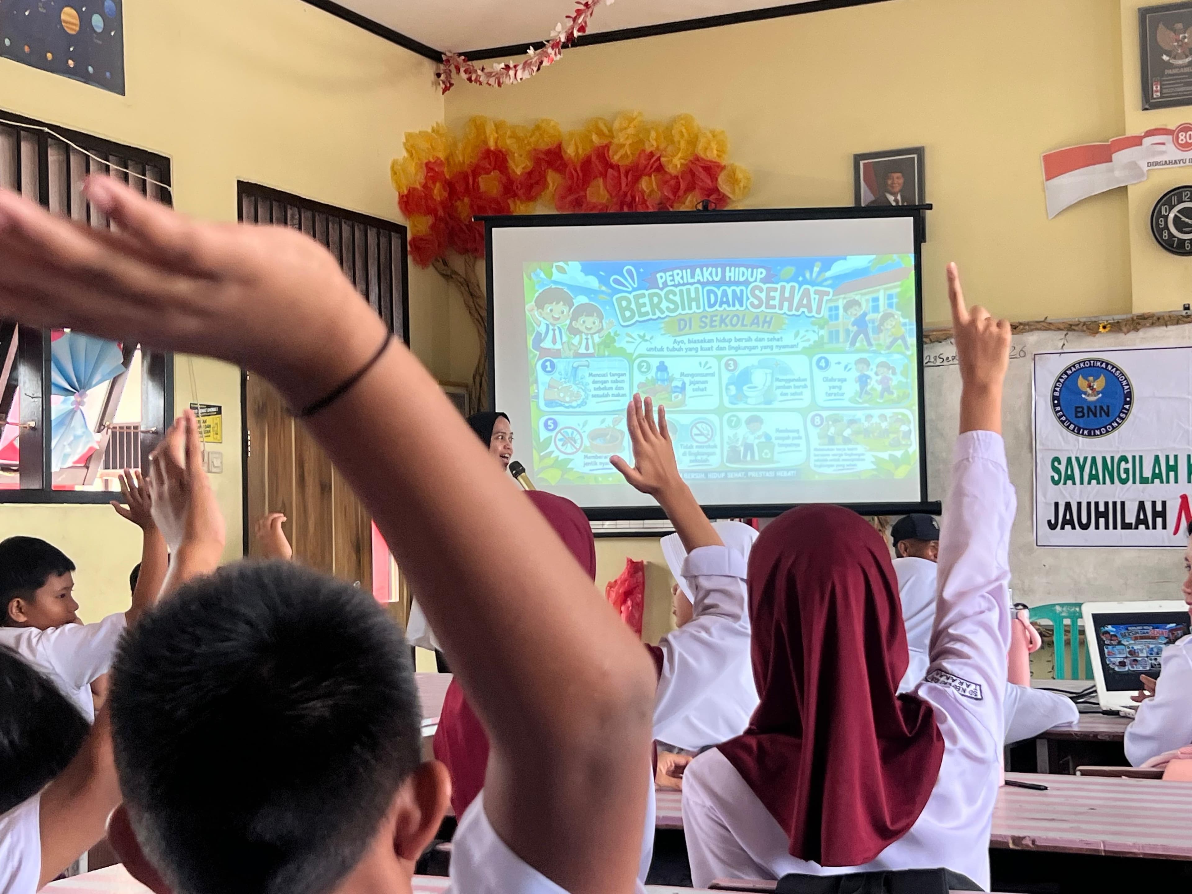 Sosialisasi Bahaya Narkotika pada siswa kelas 6 SDN 030 2