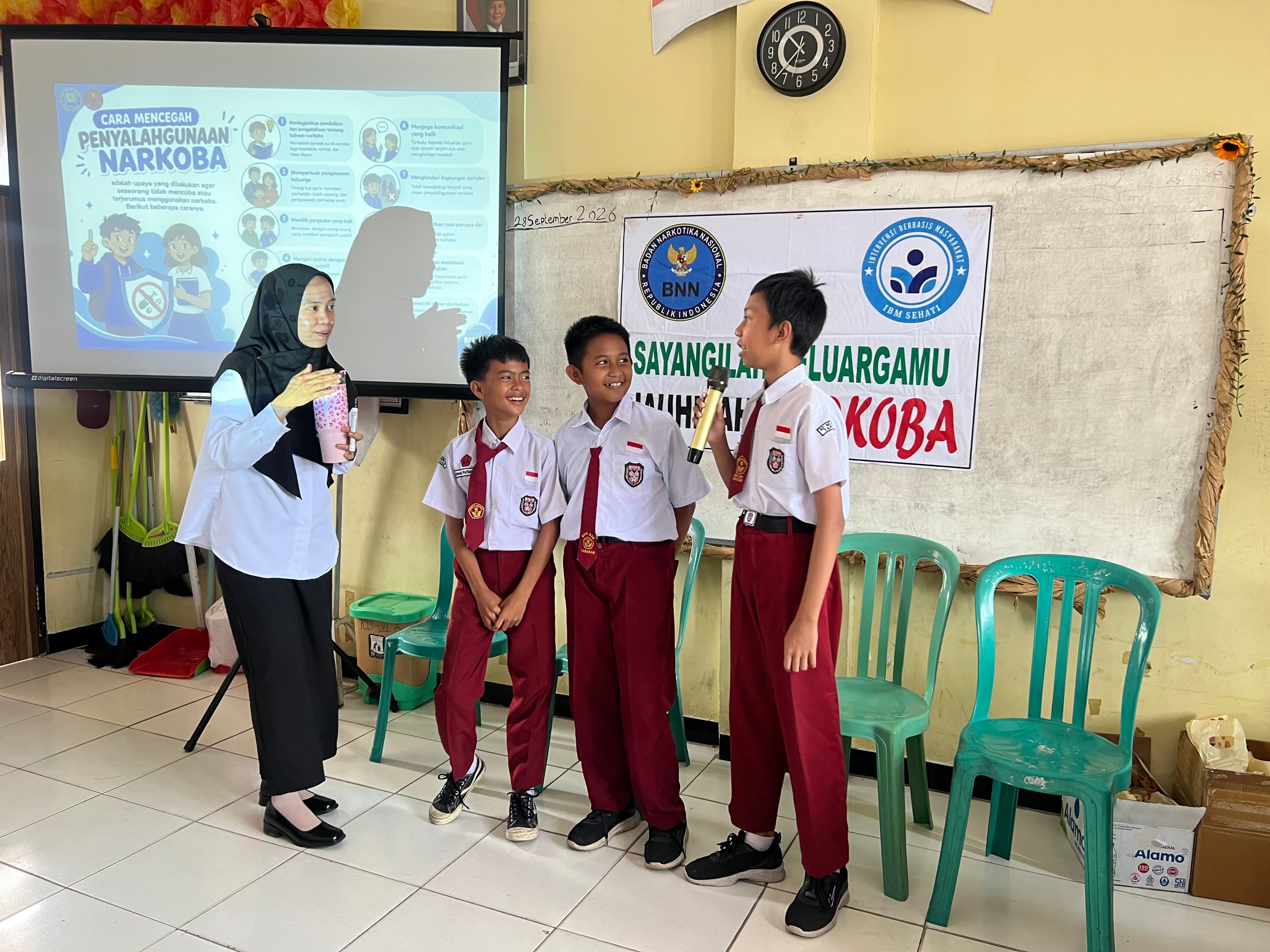 Sosialisasi Bahaya Narkotika pada siswa kelas 6 SDN 030 5