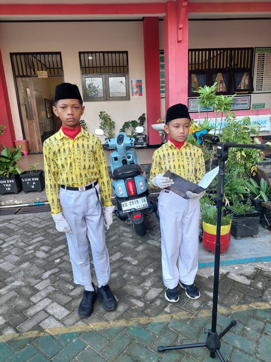 Upacara Memperingati Hari Kesaktian Pancasila 3