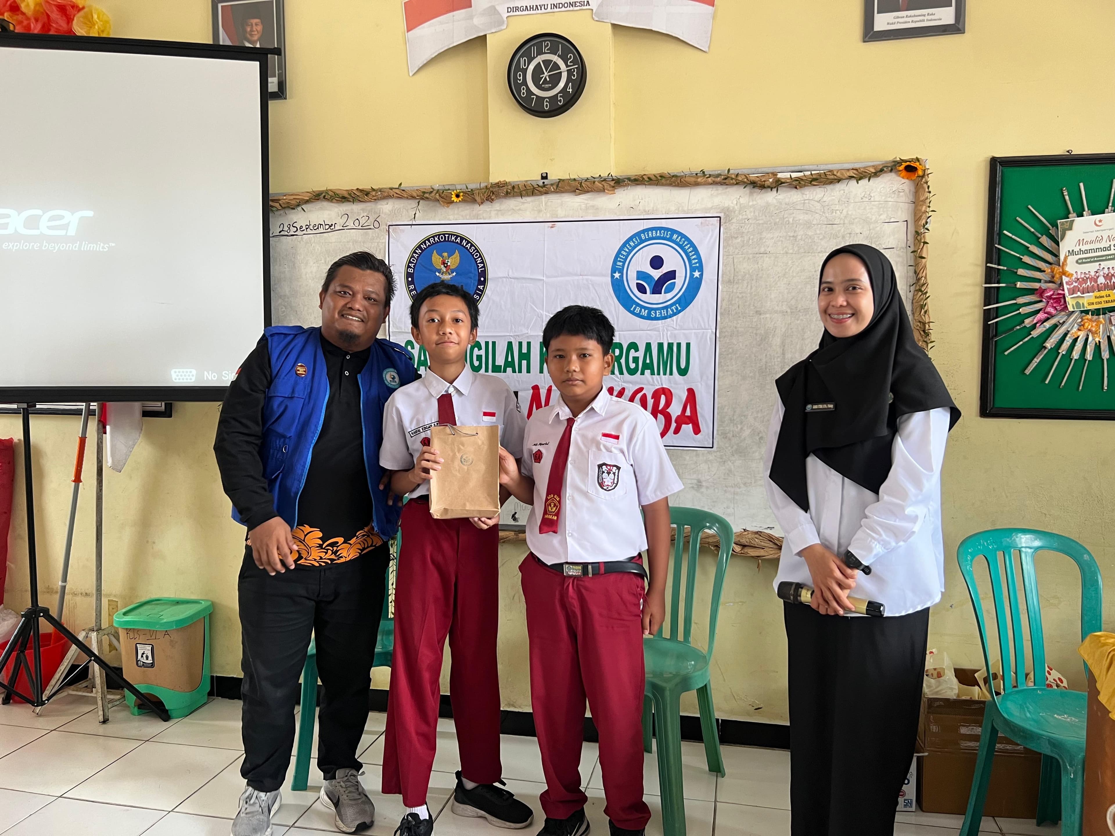 Sosialisasi Bahaya Narkotika pada siswa kelas 6 SDN 030 4